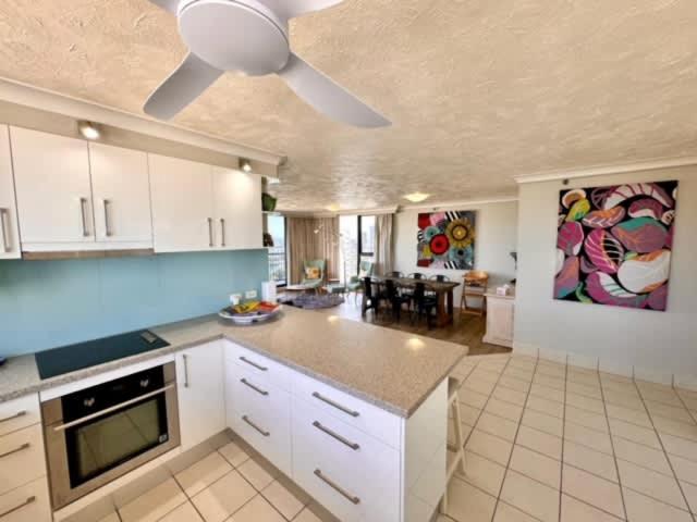 Surfers Paradise Beachfront Pool and Views