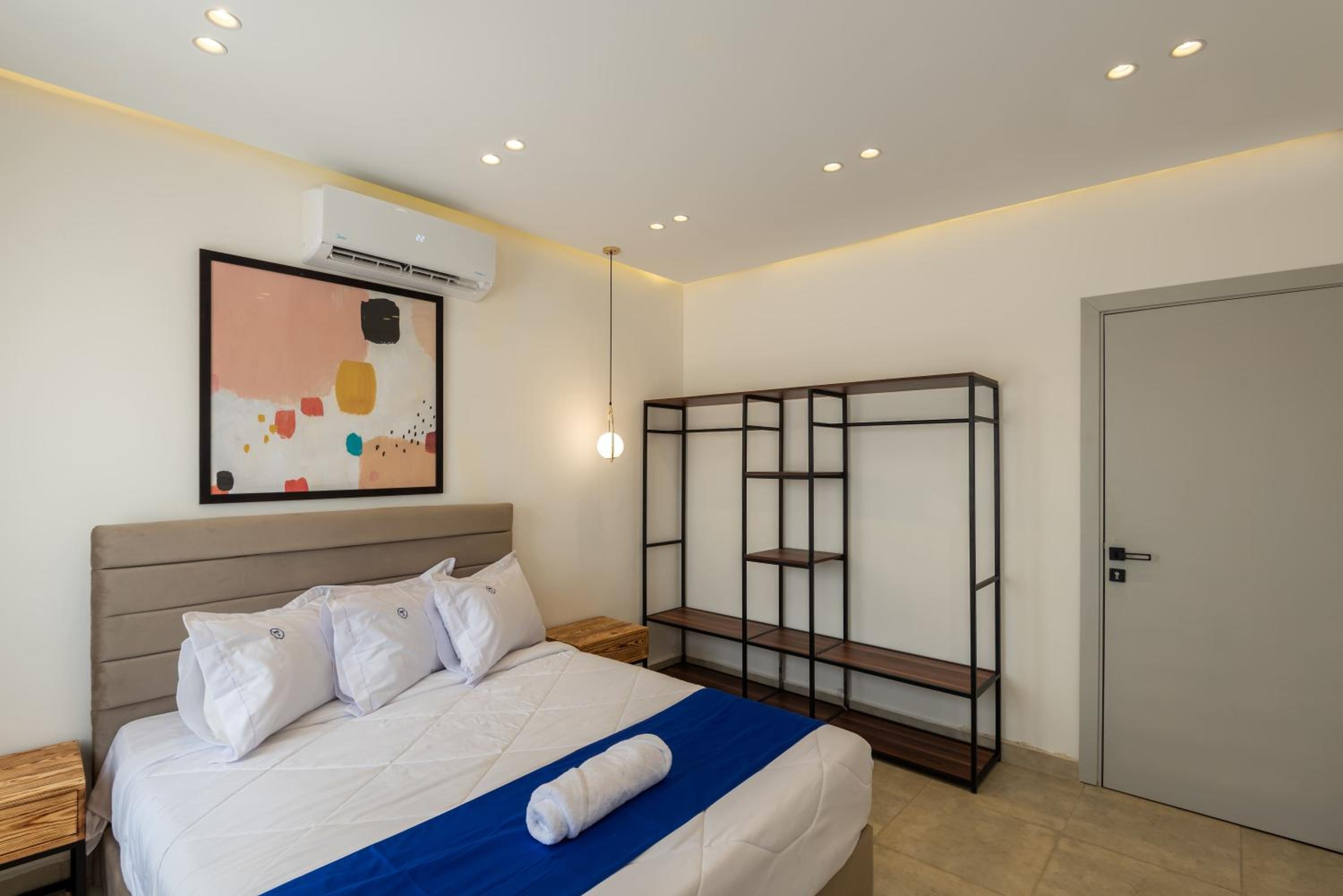Golden 4BR Villas by Travelholic