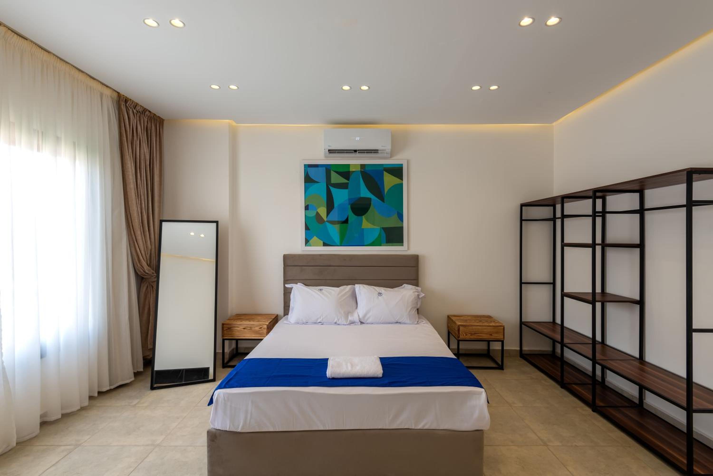 Golden 4BR Villas by Travelholic