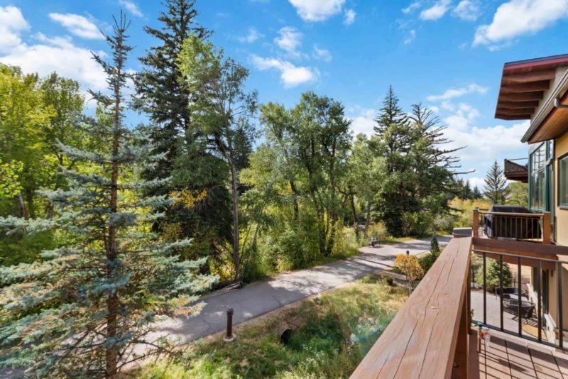 Riverfront Townhome 07 by East West Hospitality view 3
