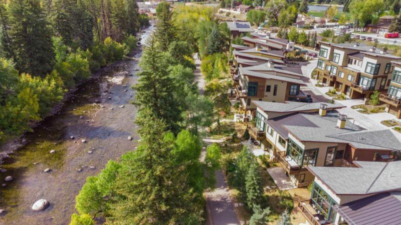 Riverfront Townhome 07 by East West Hospitality view 4