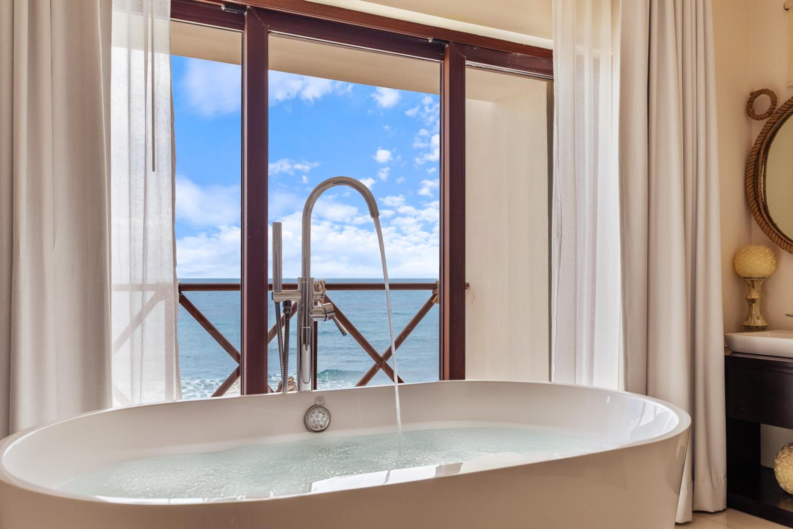 Casa Javi- Ocean Front located Mid Isla Mujeres view 4