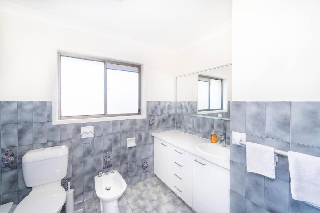 Bright Sunnybank Getaway - 4BR 2BA