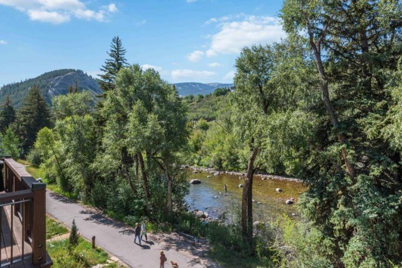 Riverfront Townhome 15 by East West Hospitality view 5