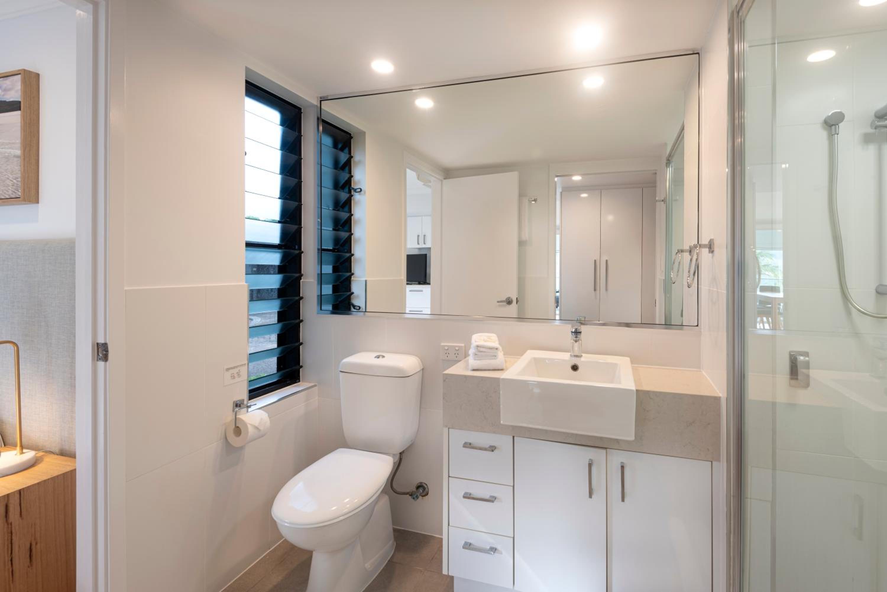 Oasis Apartments on Hamilton Island by HIHA