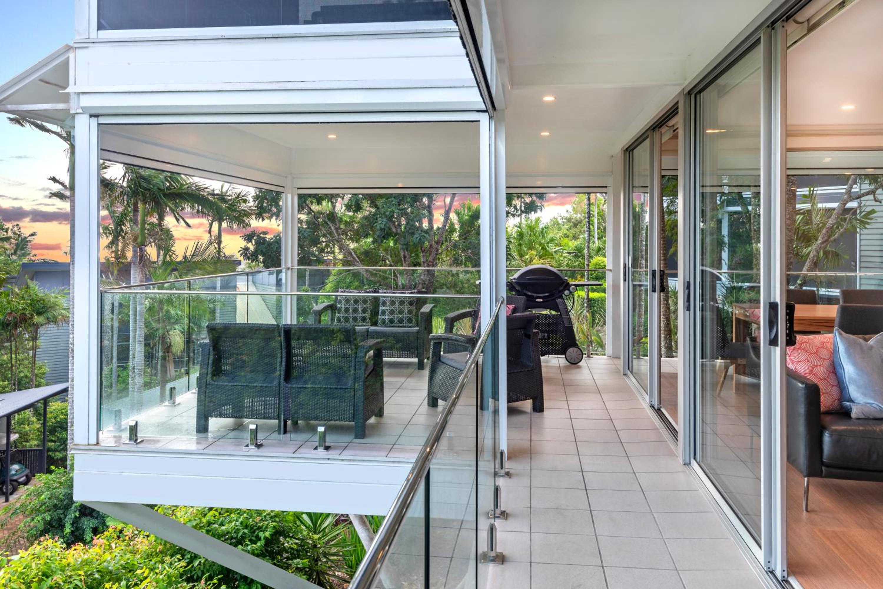 Oasis Apartments on Hamilton Island by HIHA