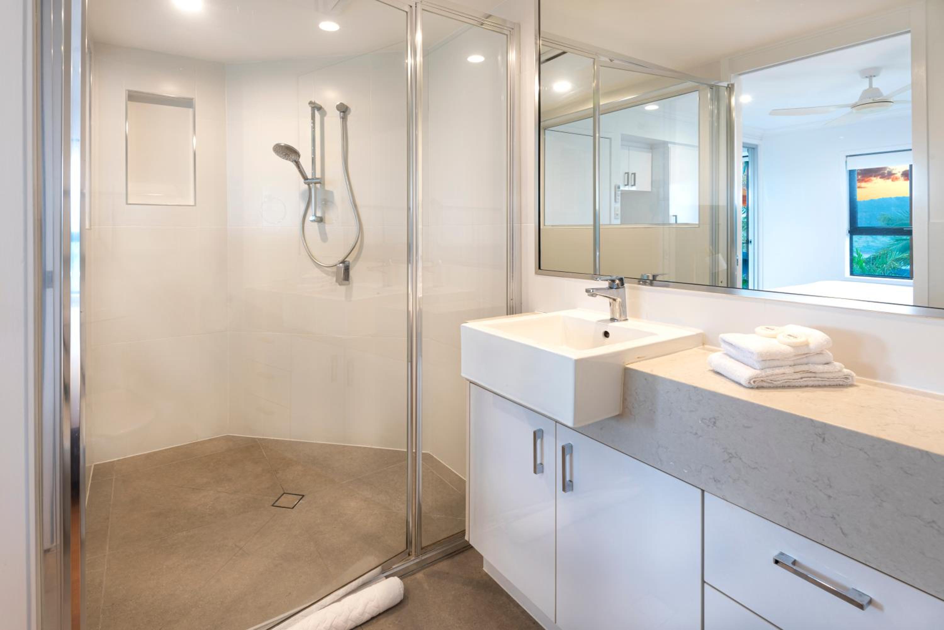 Oasis Apartments on Hamilton Island by HIHA