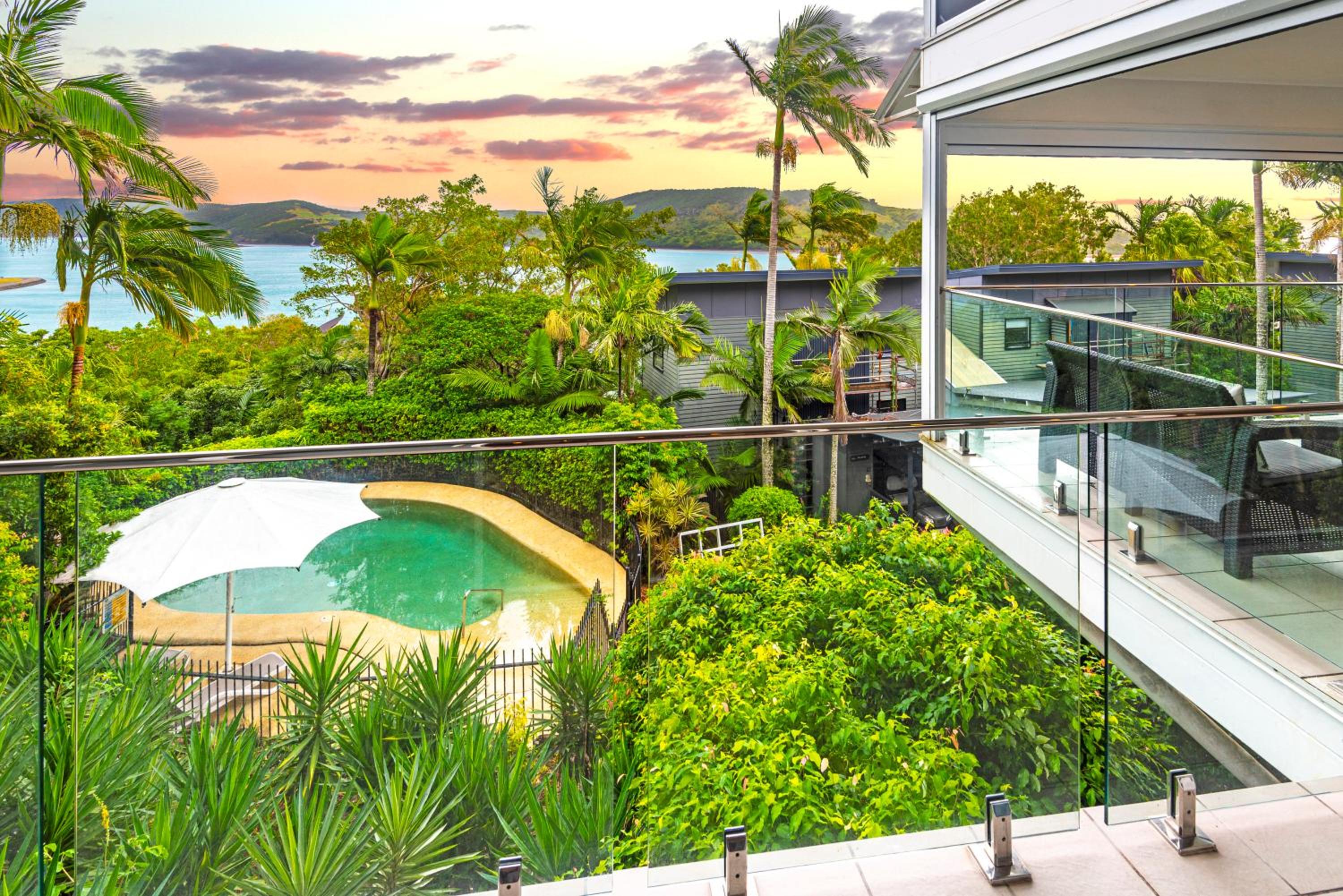 Oasis Apartments on Hamilton Island by HIHA