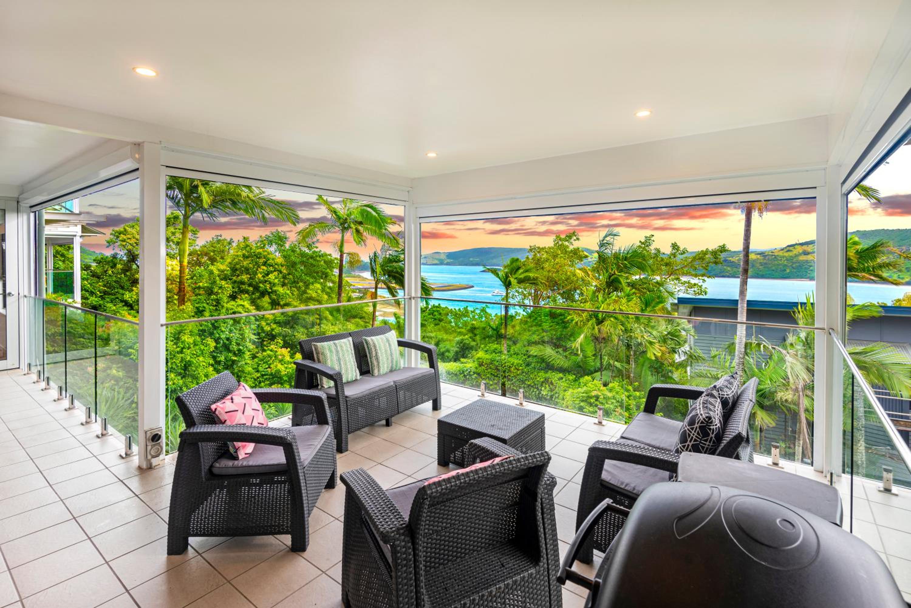 Oasis Apartments on Hamilton Island by HIHA