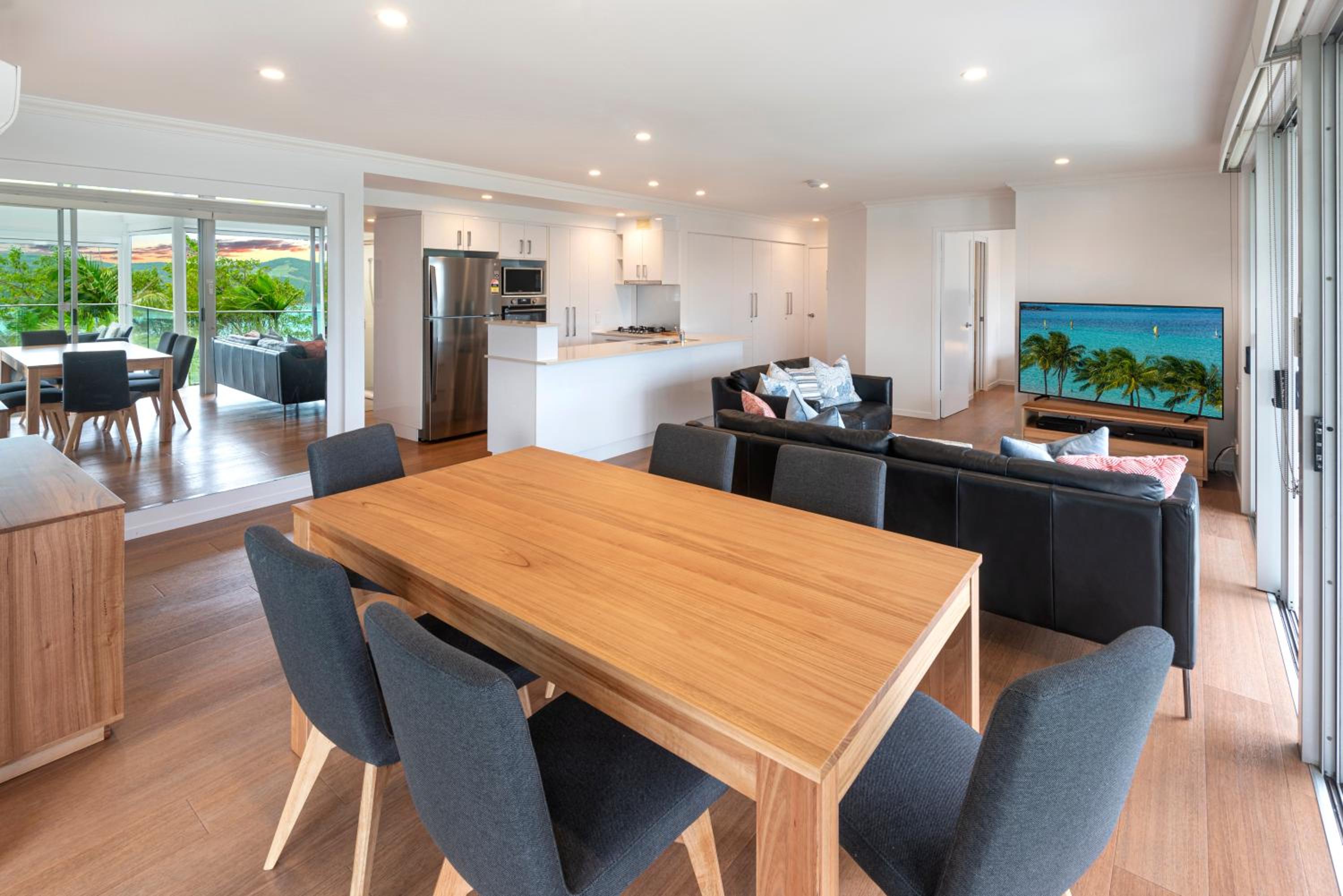 Oasis Apartments on Hamilton Island by HIHA