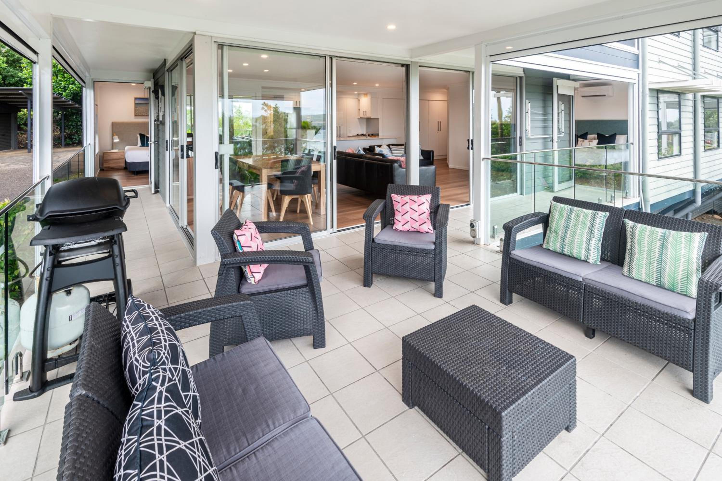 Oasis Apartments on Hamilton Island by HIHA