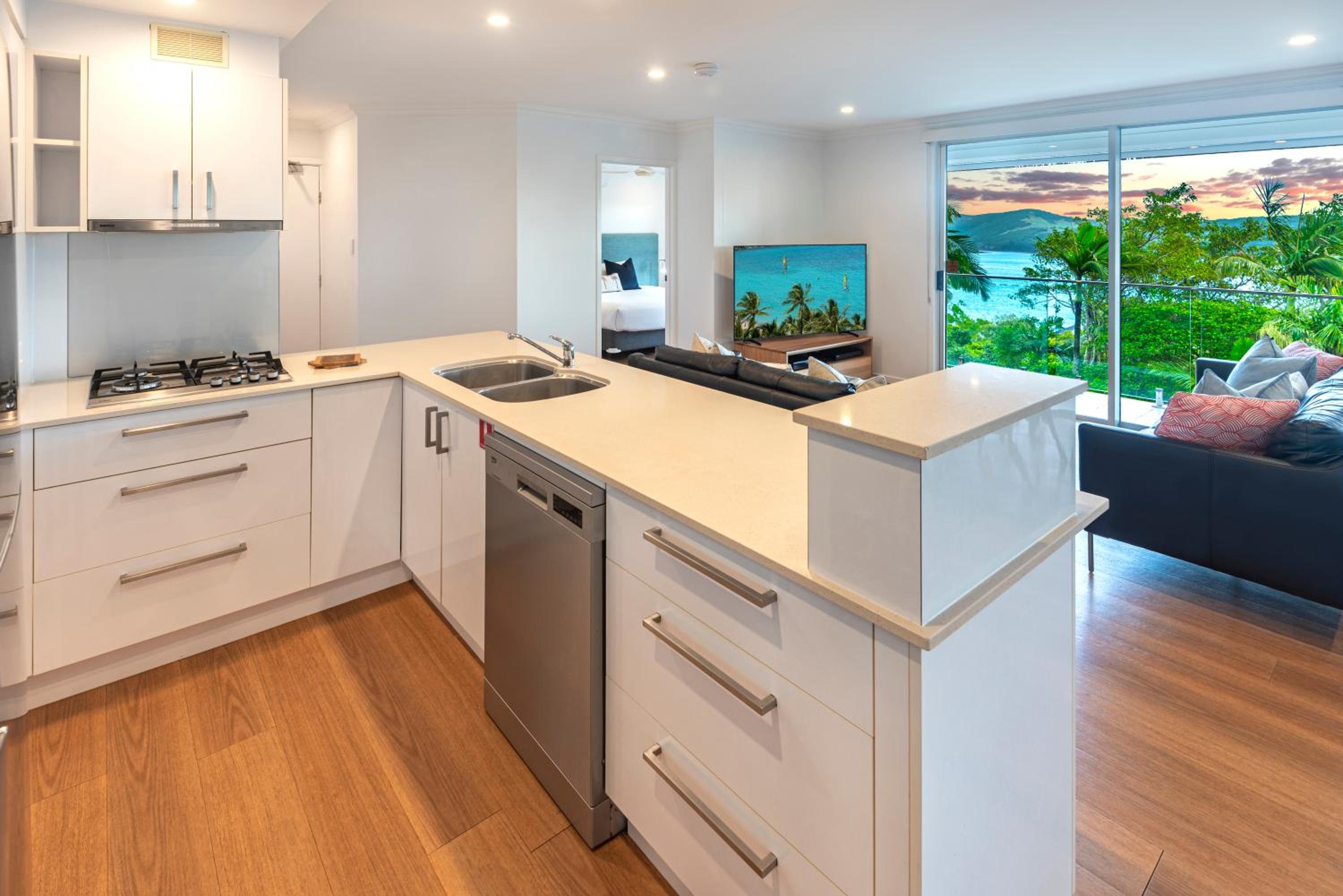 Oasis Apartments on Hamilton Island by HIHA