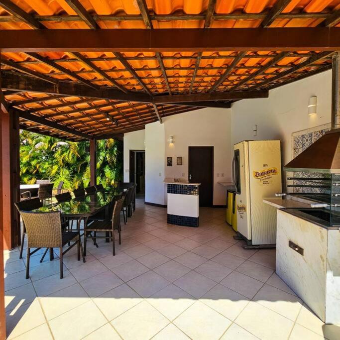 Casa de Praia com 5 quartos e Piscina em Guarajuba Bahia
