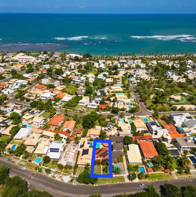 Casa de Praia com 5 quartos e Piscina em Guarajuba Bahia