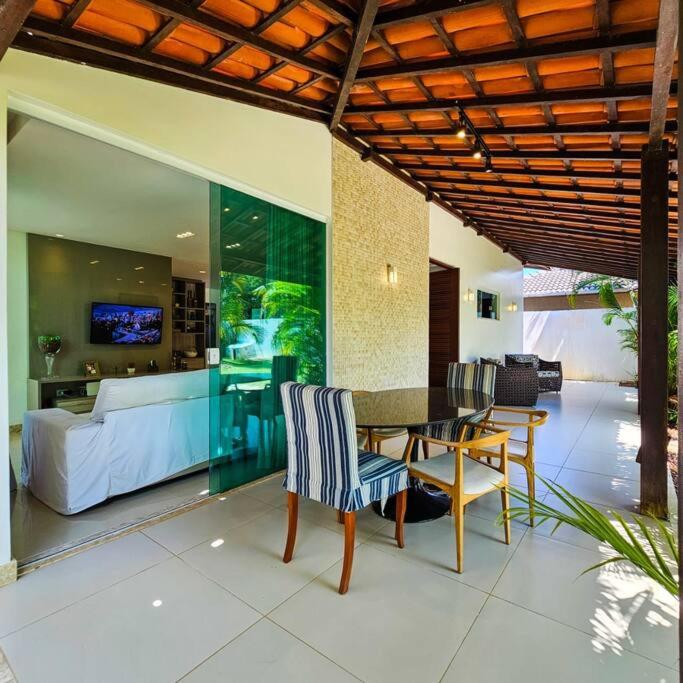 Casa de Praia com 5 quartos e Piscina em Guarajuba Bahia