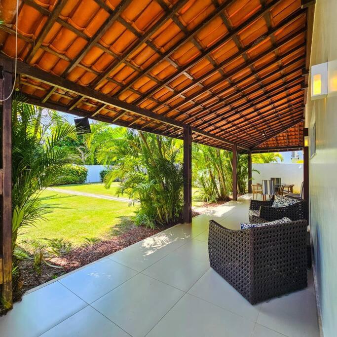 Casa de Praia com 5 quartos e Piscina em Guarajuba Bahia
