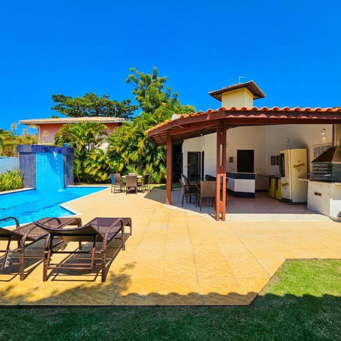 Casa de Praia com 5 quartos e Piscina em Guarajuba Bahia
