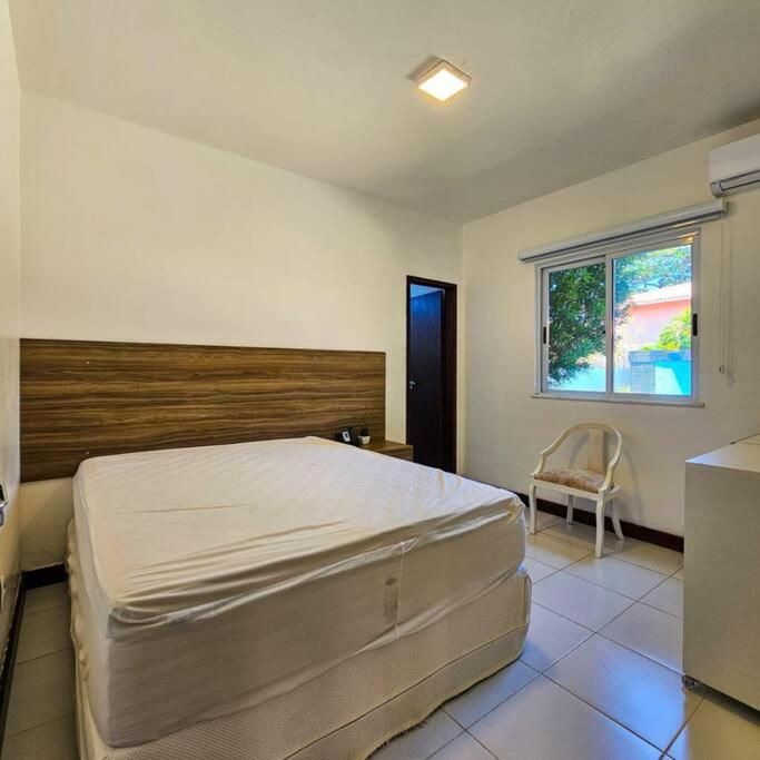 Casa de Praia com 5 quartos e Piscina em Guarajuba Bahia