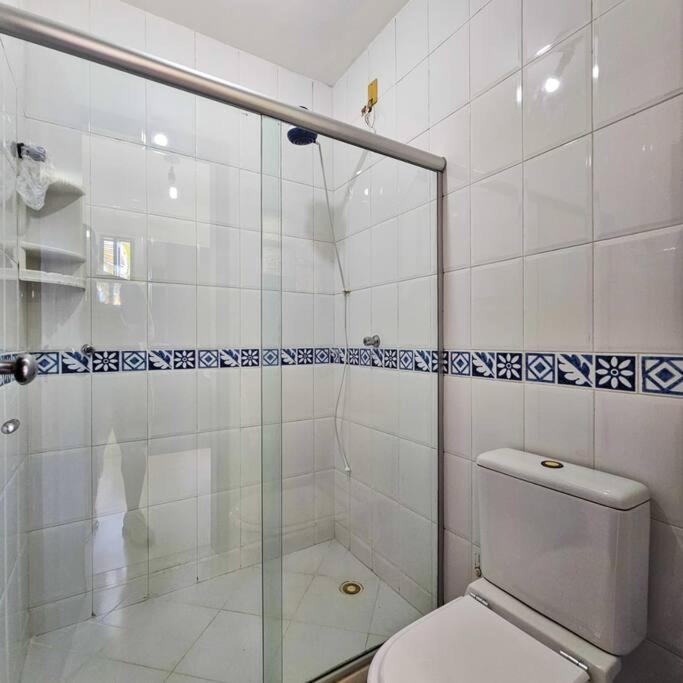 Casa de Praia com 5 quartos e Piscina em Guarajuba Bahia