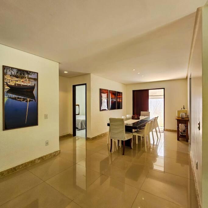 Casa de Praia com 5 quartos e Piscina em Guarajuba Bahia