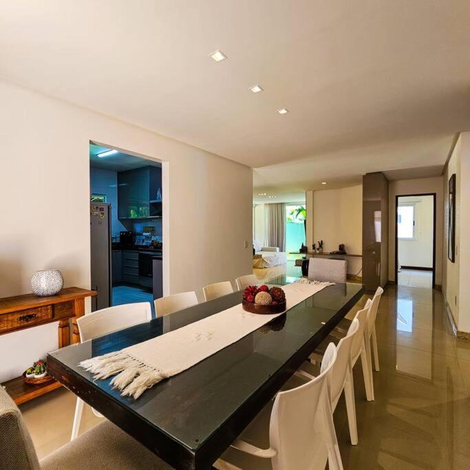 Casa de Praia com 5 quartos e Piscina em Guarajuba Bahia