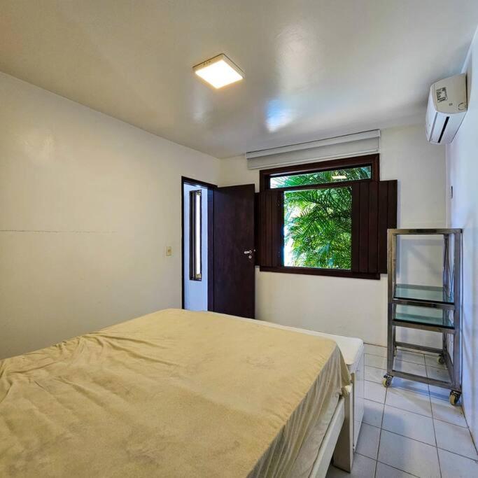 Casa de Praia com 5 quartos e Piscina em Guarajuba Bahia