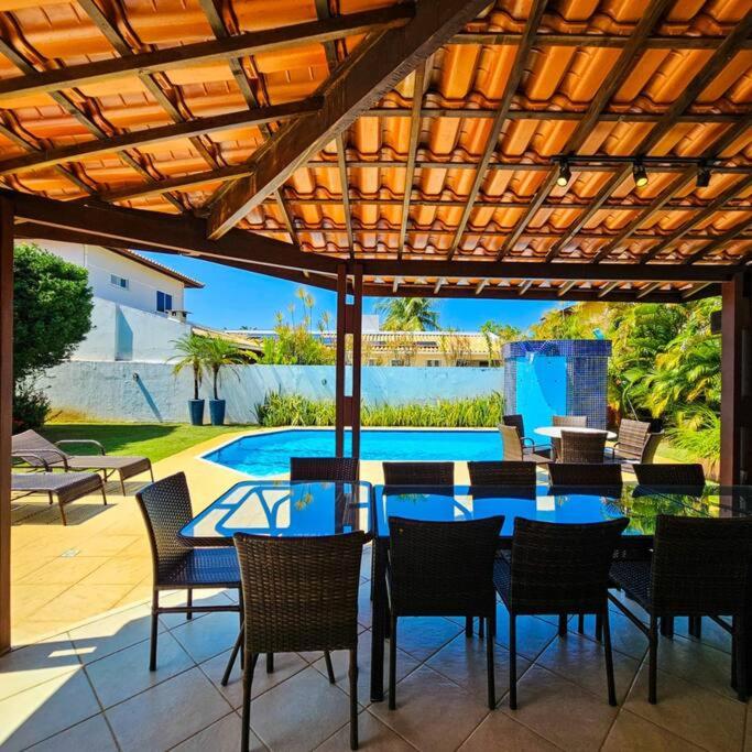 Casa de Praia com 5 quartos e Piscina em Guarajuba Bahia