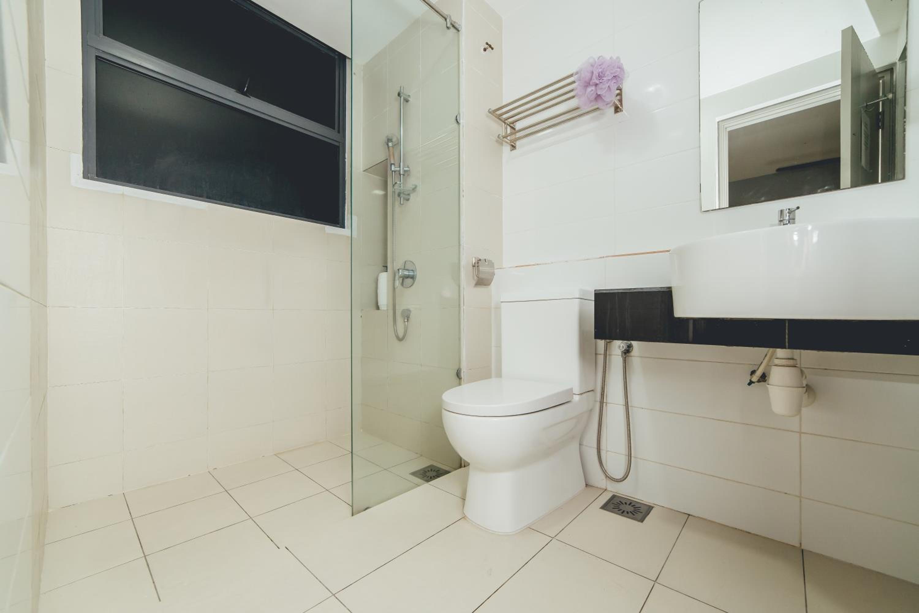 1Tebrau Serenity Studio Suite nr Columbia Hospital by Our Stay