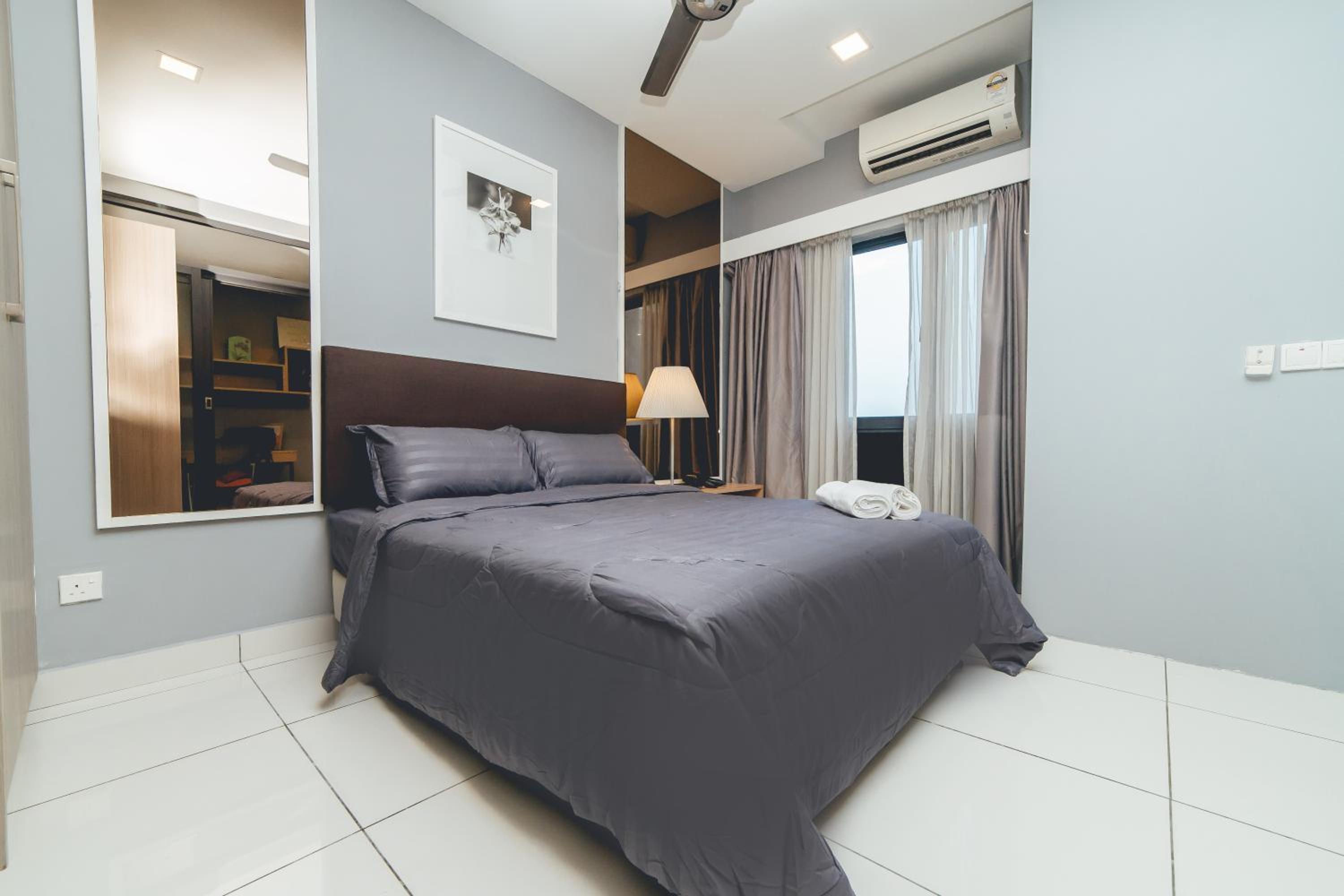 1Tebrau Serenity Studio Suite nr Columbia Hospital by Our Stay