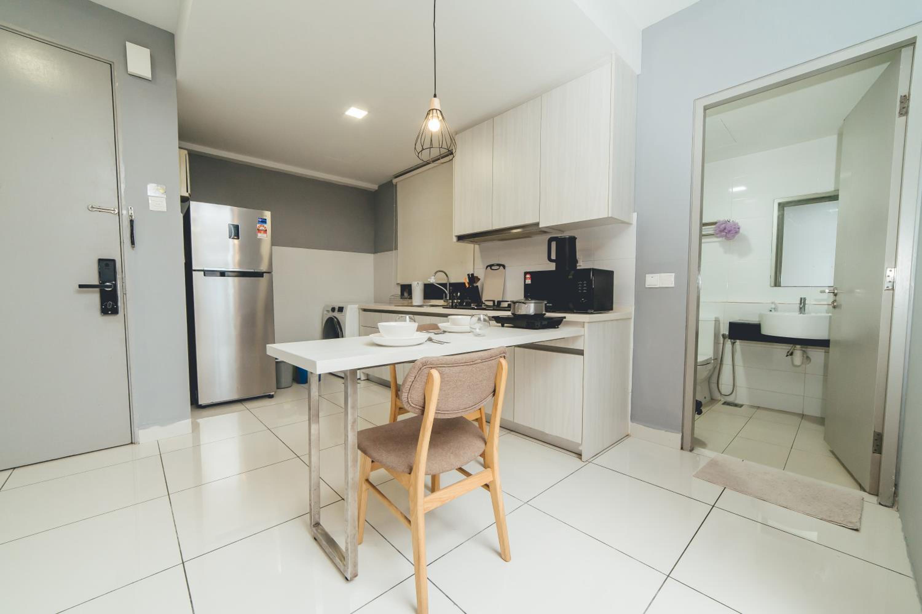 1Tebrau Serenity Studio Suite nr Columbia Hospital by Our Stay