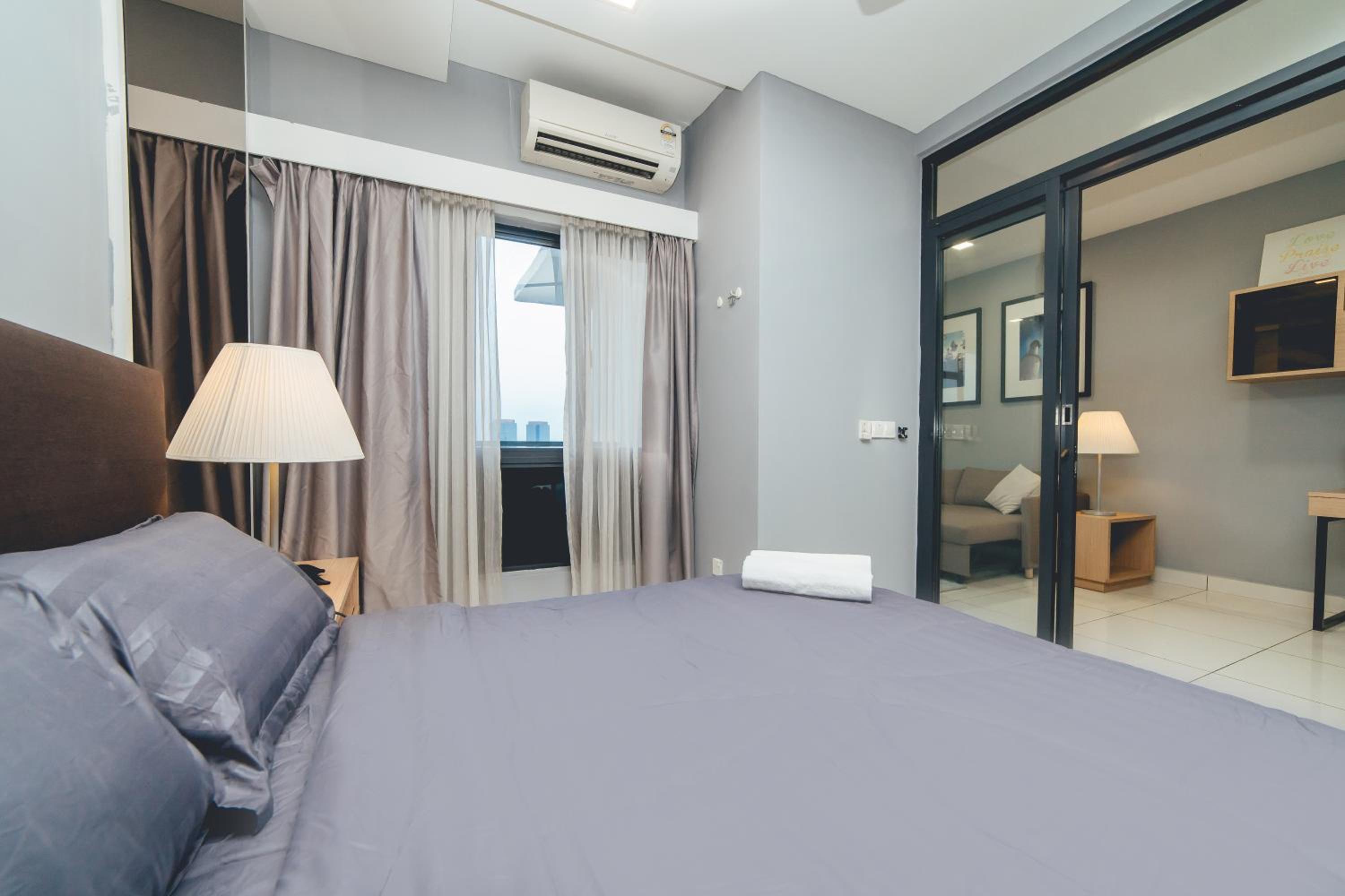 1Tebrau Serenity Studio Suite nr Columbia Hospital by Our Stay