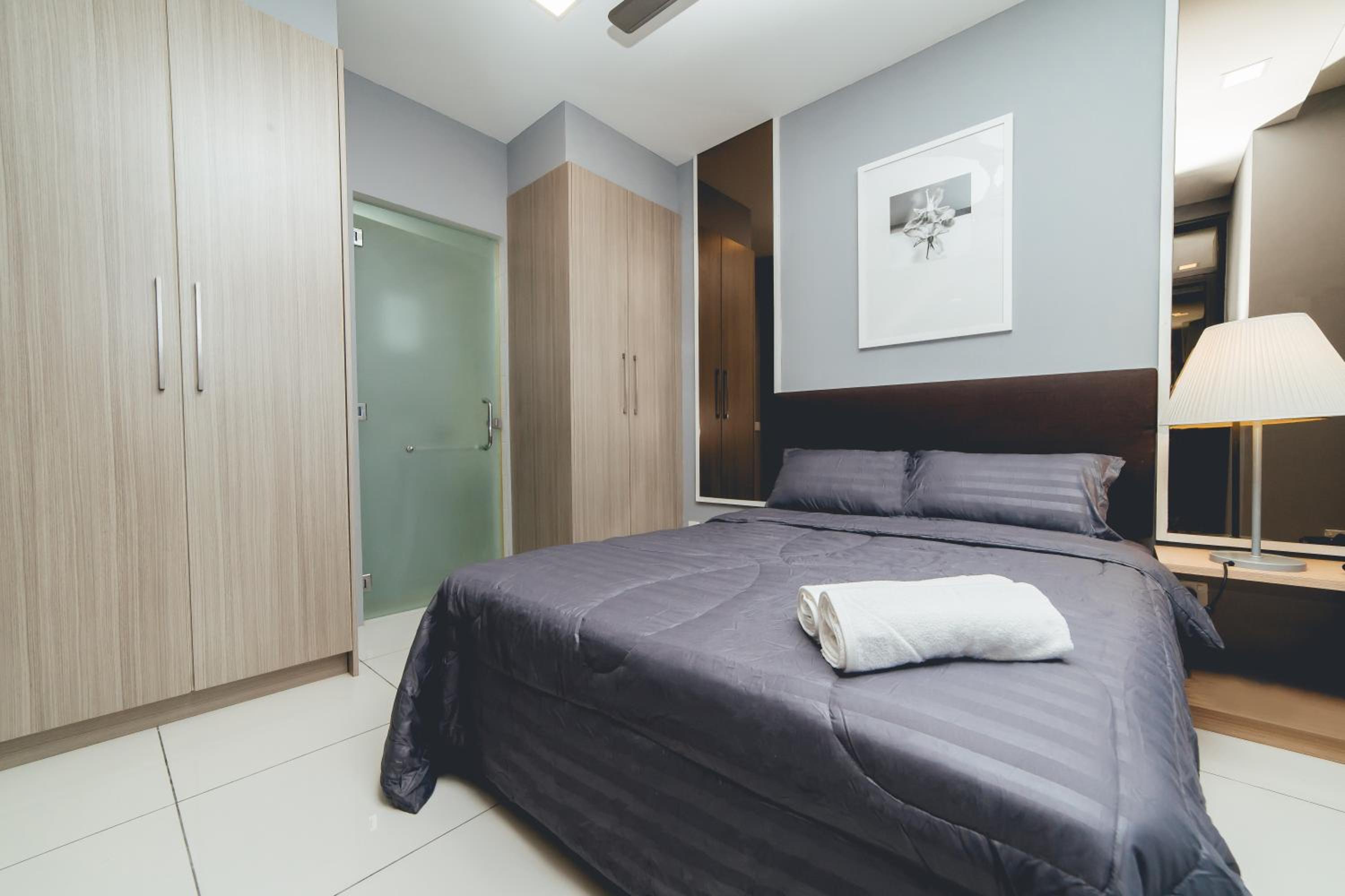 1Tebrau Serenity Studio Suite nr Columbia Hospital by Our Stay