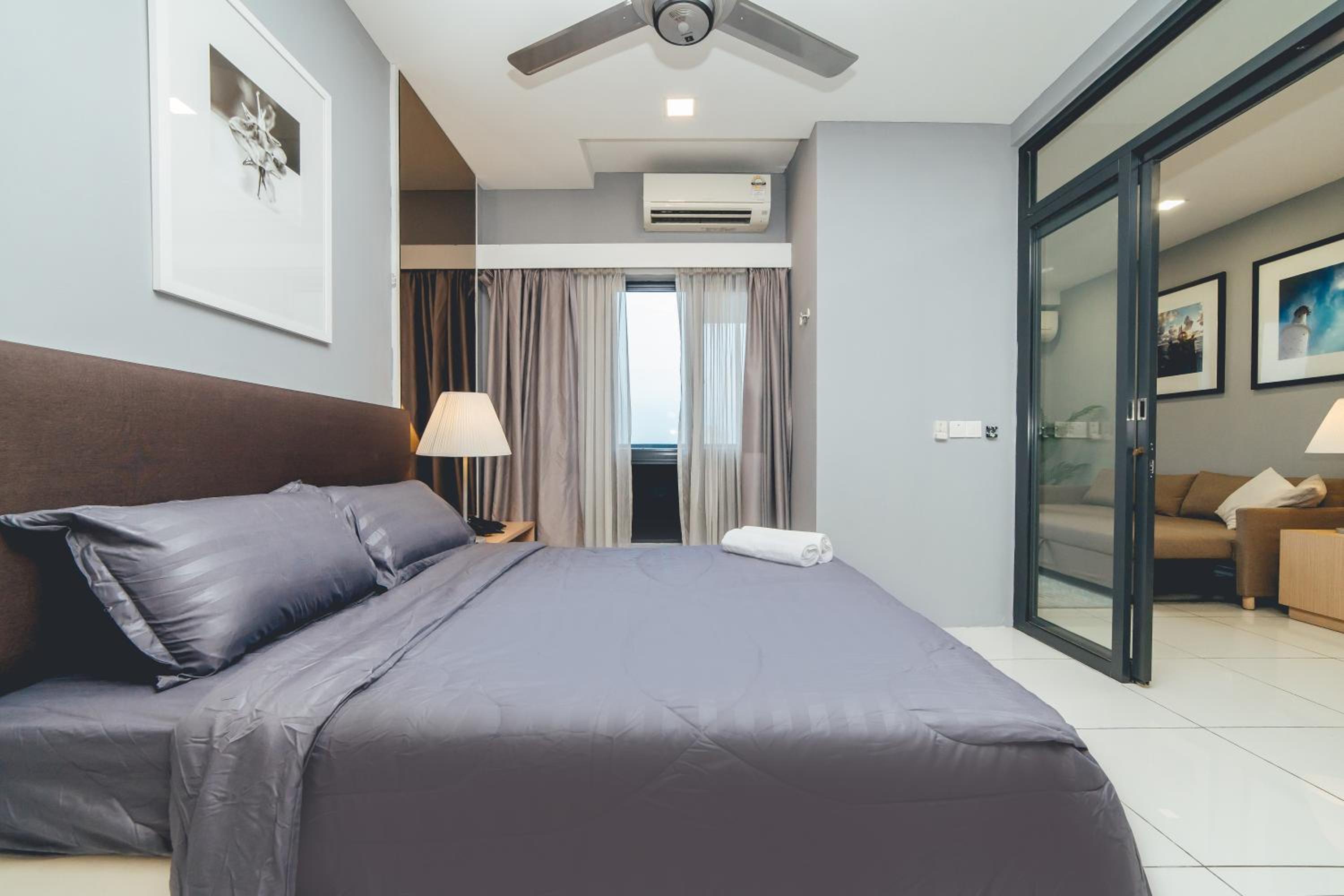 1Tebrau Serenity Studio Suite nr Columbia Hospital by Our Stay