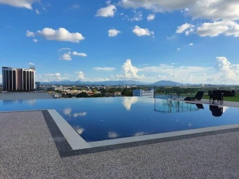 Infinity Pool V Kozi Square photo 2