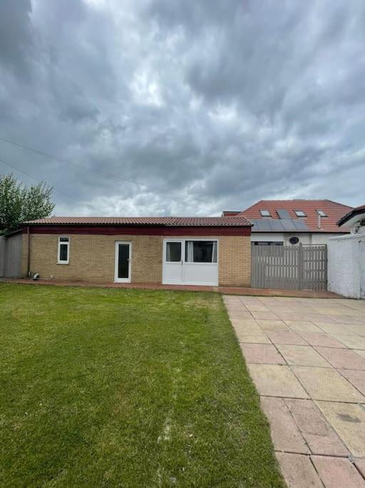 Entire Private 1 Bedroom - Guest Suite in Glasgow view 5