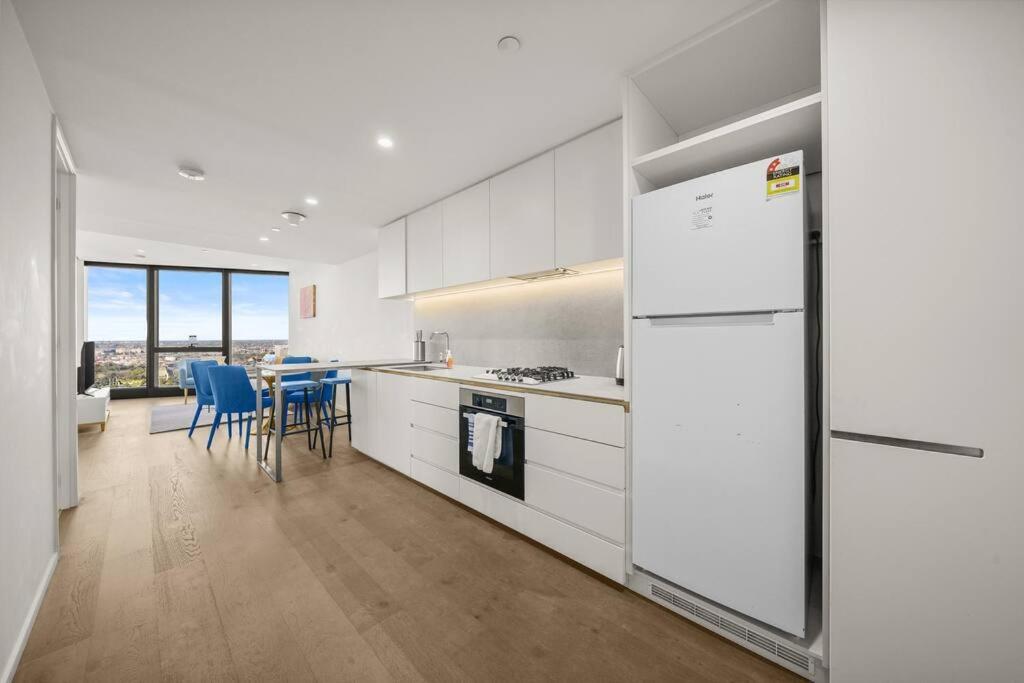 Australia108 High Level Apt 2 bedrooms with parking