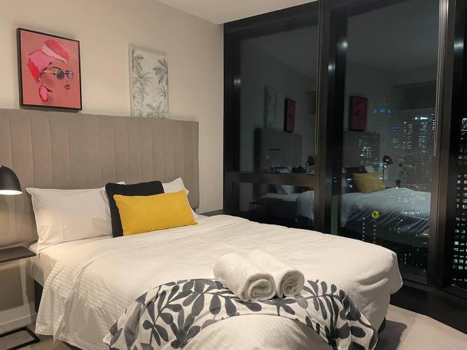 Australia108 High Level Apt 2 bedrooms with parking