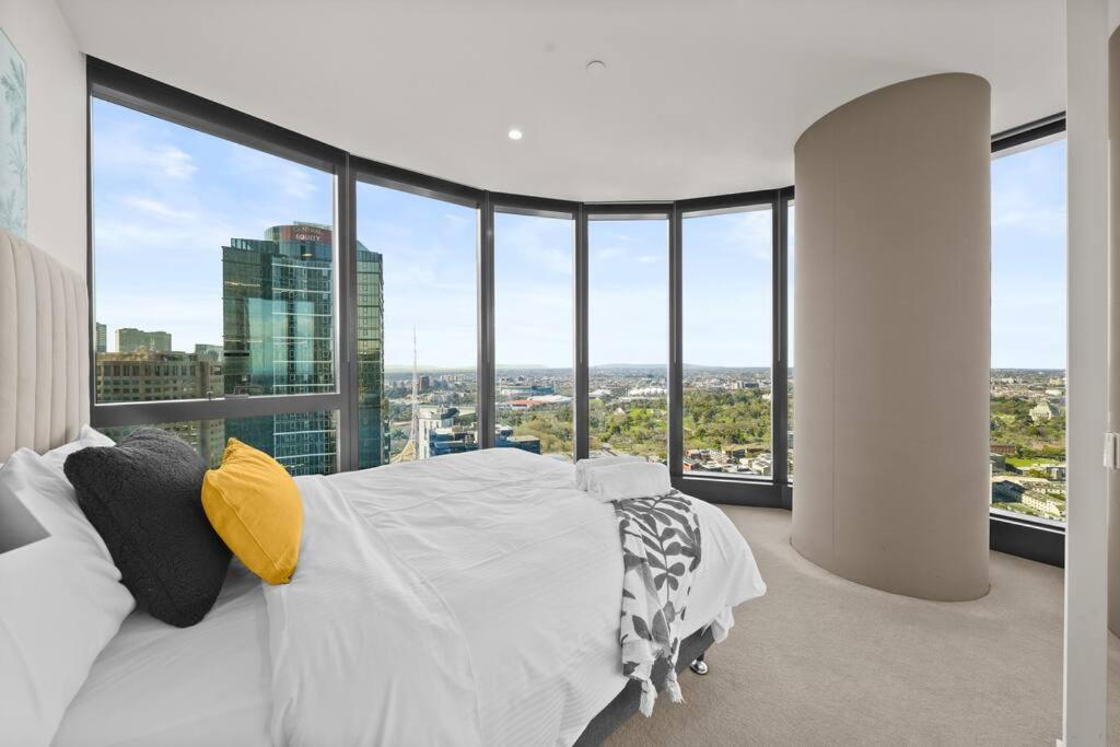Australia108 High Level Apt 2 bedrooms with parking