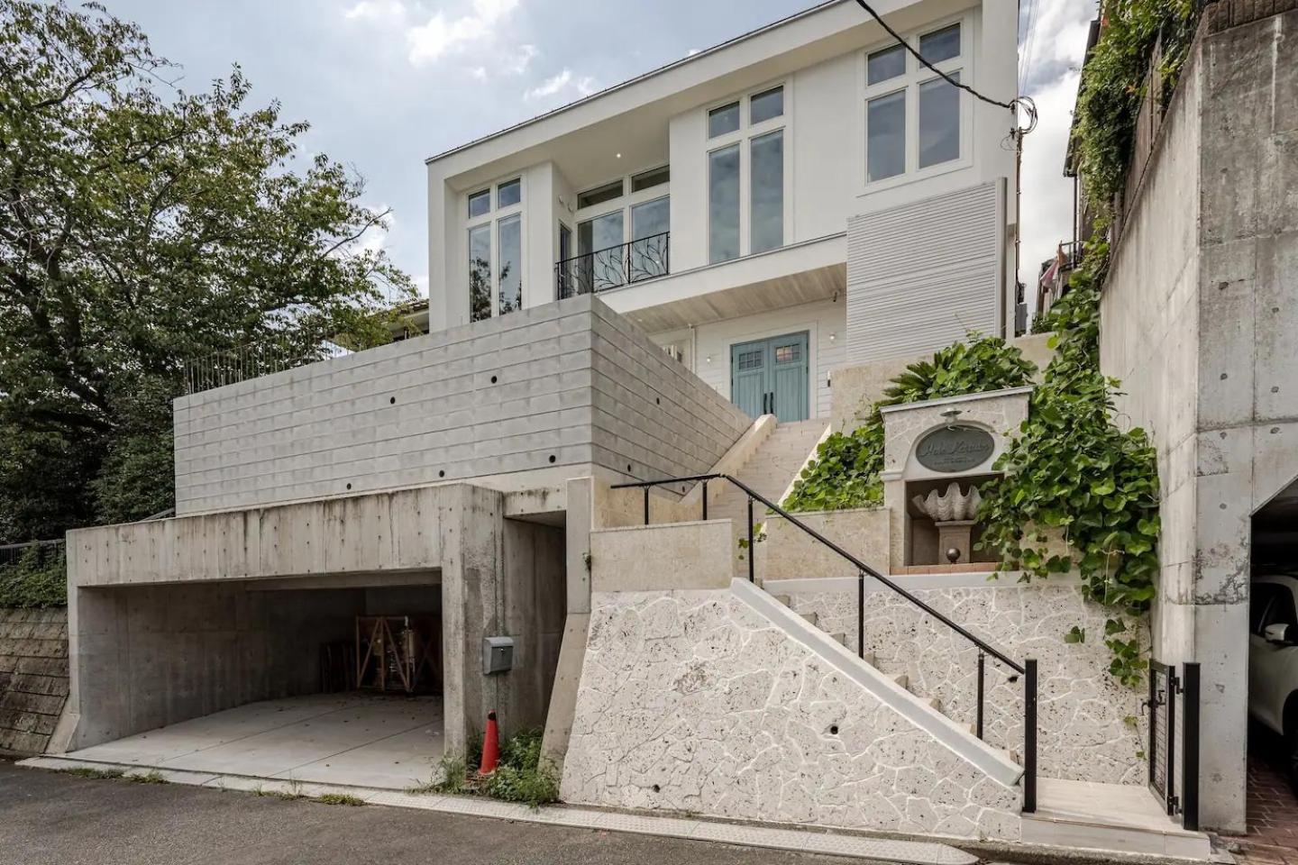 Hotel Hale Kotsubo KARAOKE&SPA - Image 1