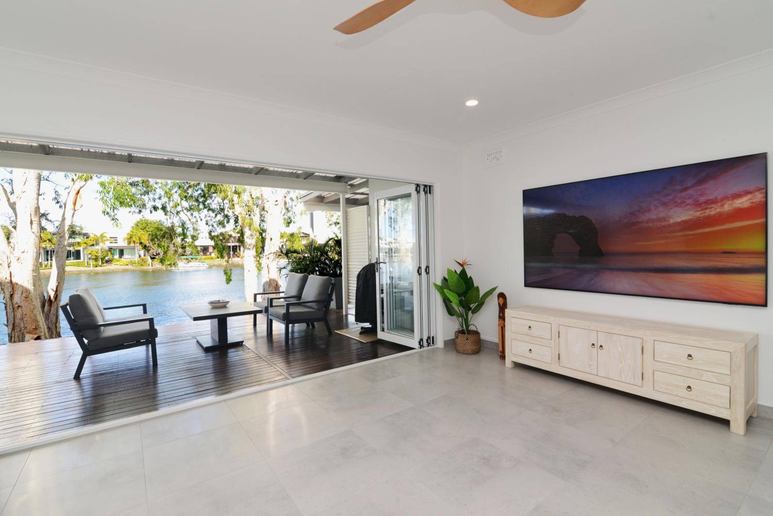 Noosa Entrance Waterfront Resort