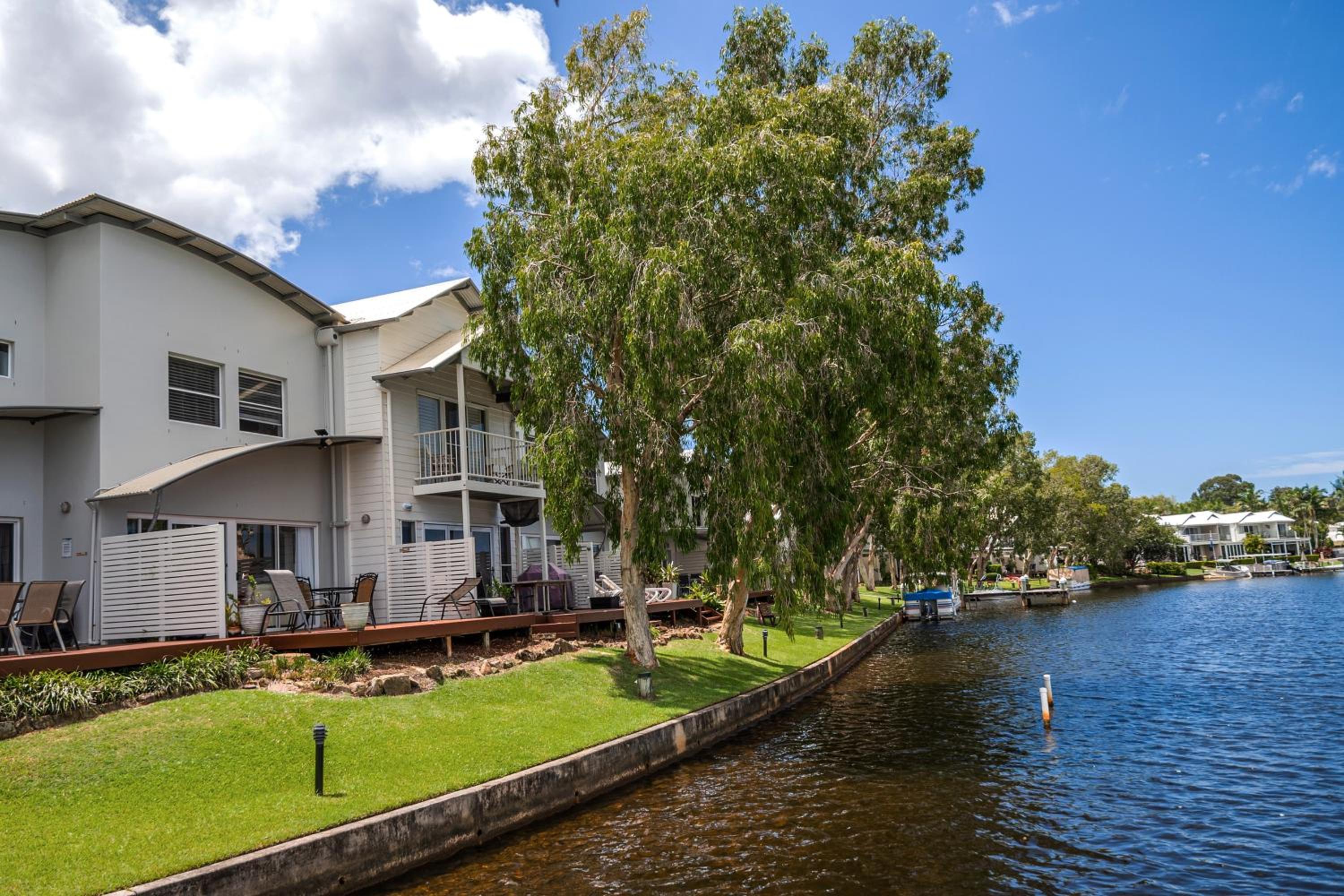 Noosa Entrance Waterfront Resort