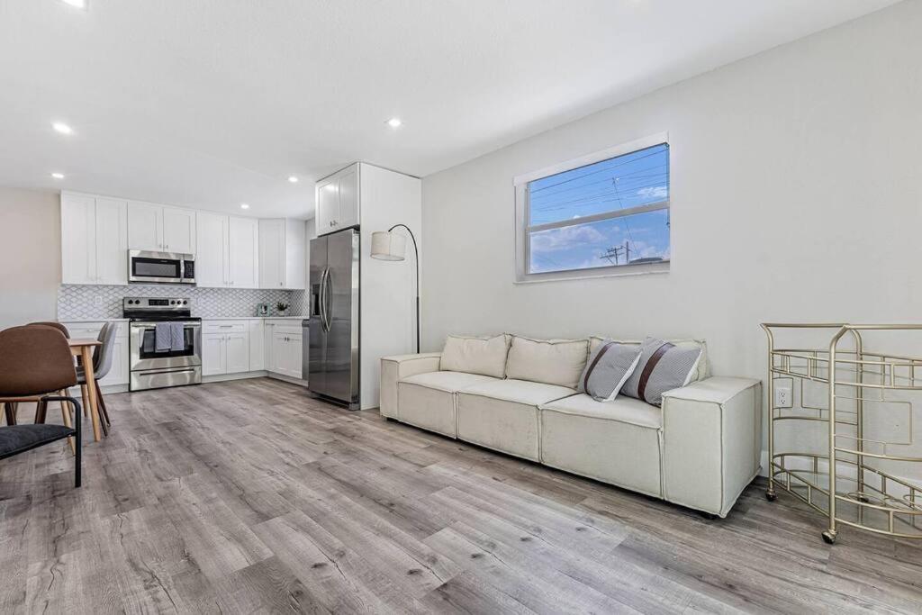 Miami Modern Oasis Retreat - Close to Airport