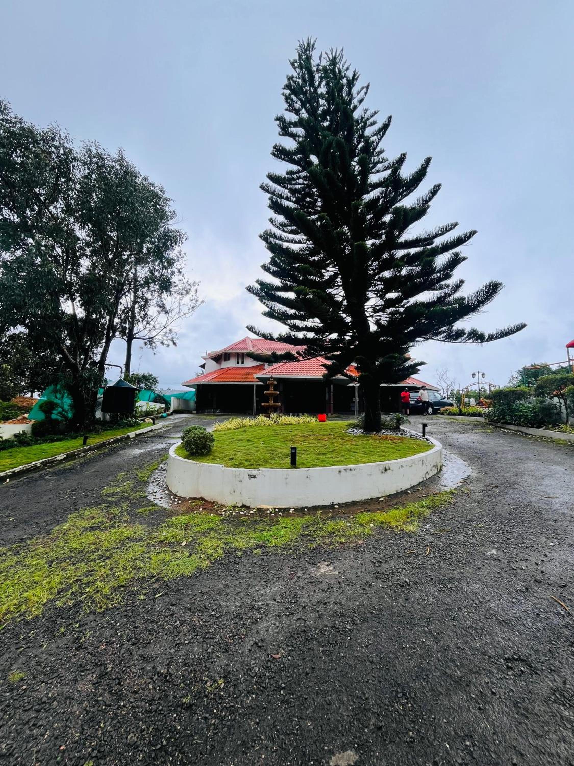 HILLOCK BUNGALOW KUTTIKKANAM