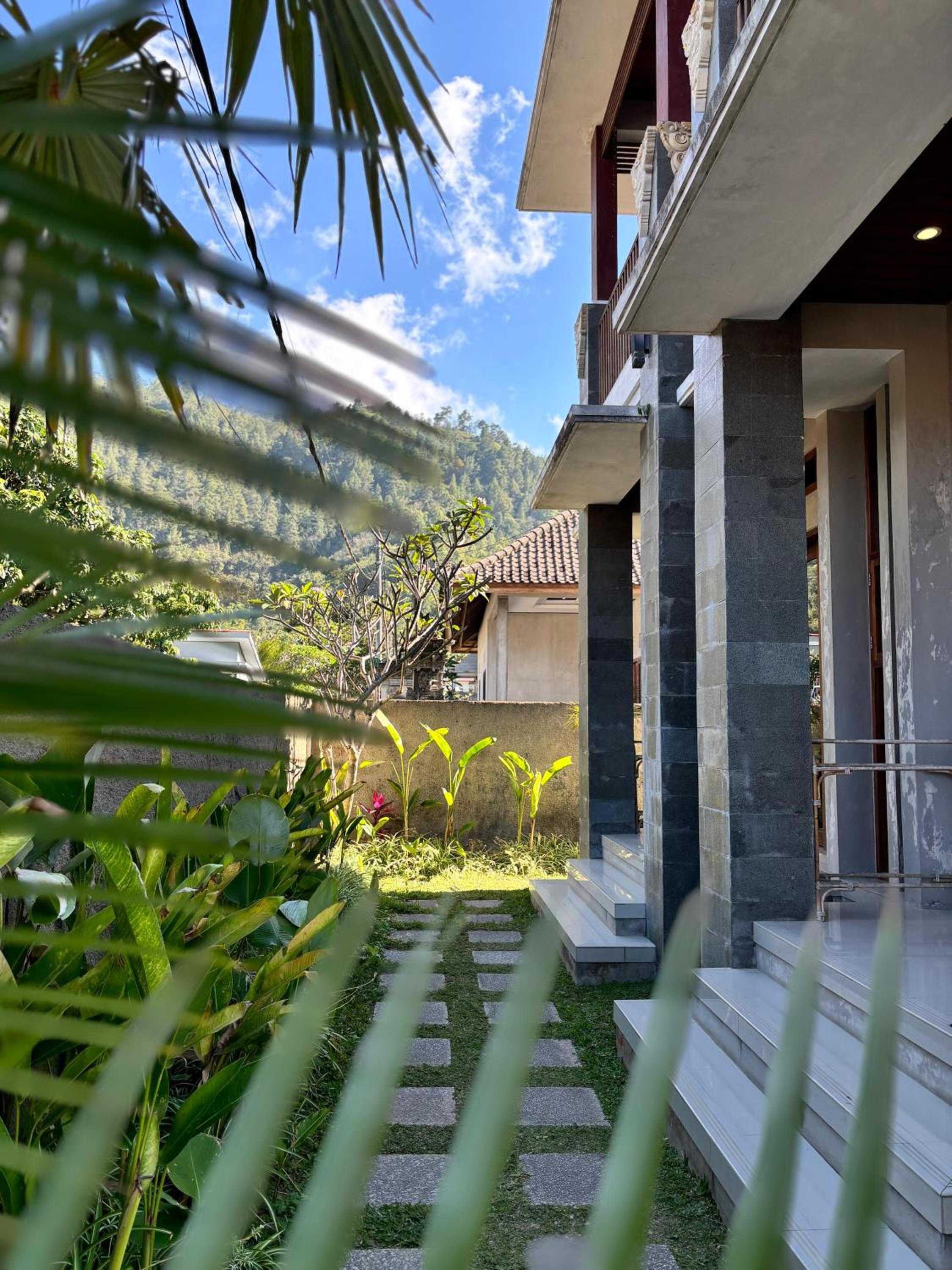 Double u villa view 2