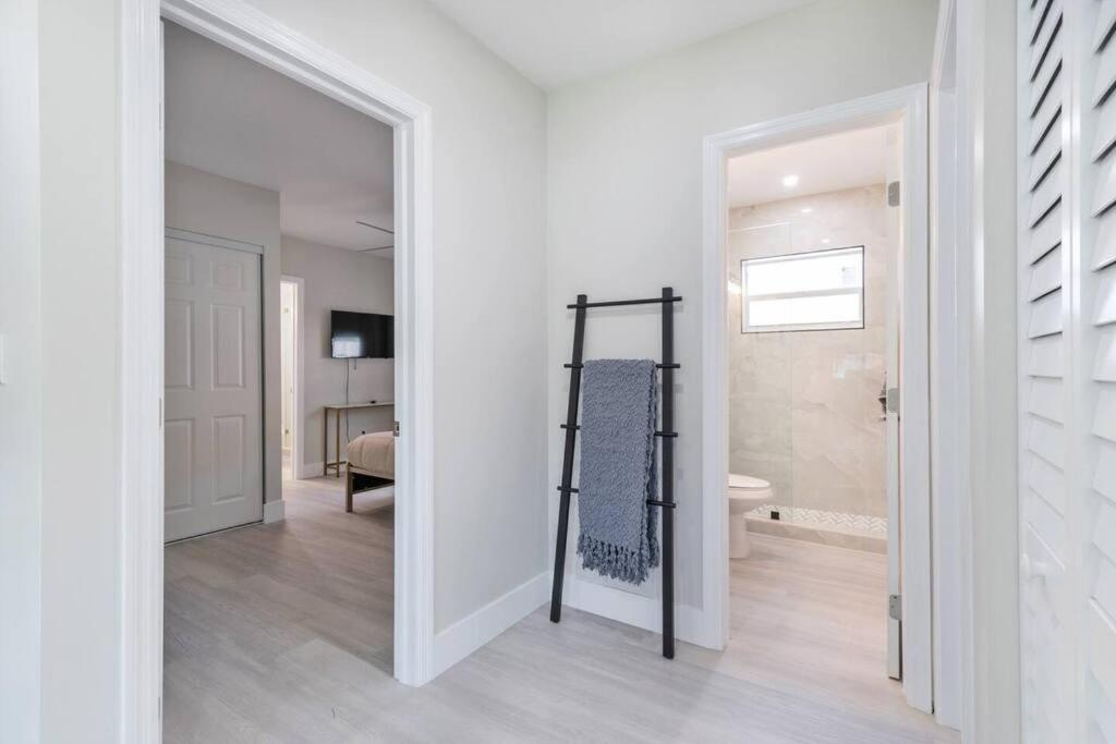 Cozy Victoria Park Retreat Unit 3 - Las Olas Beach view 3