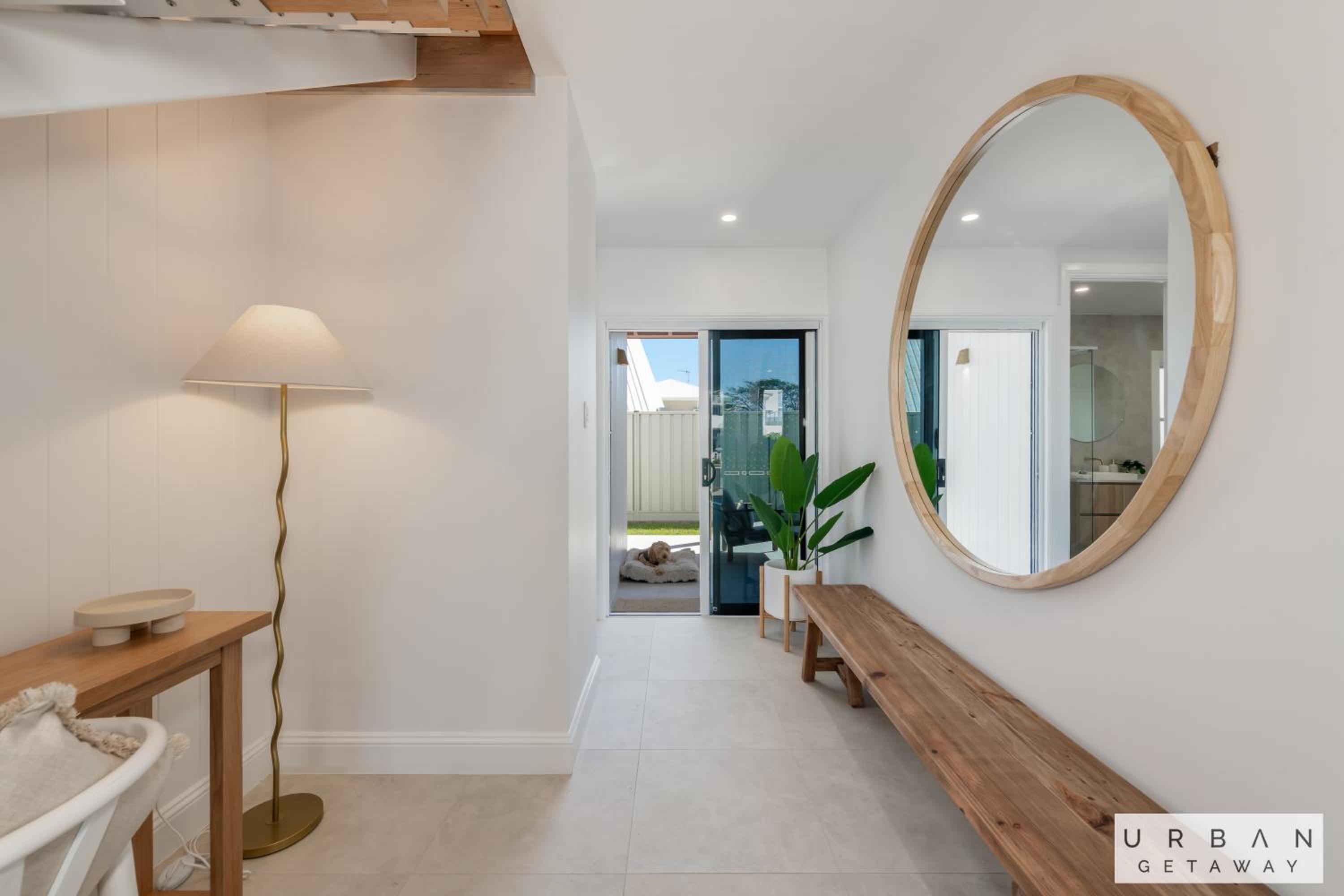 Bargara Coastal Luxe Aircon, Outside Pet, Sleeps 8