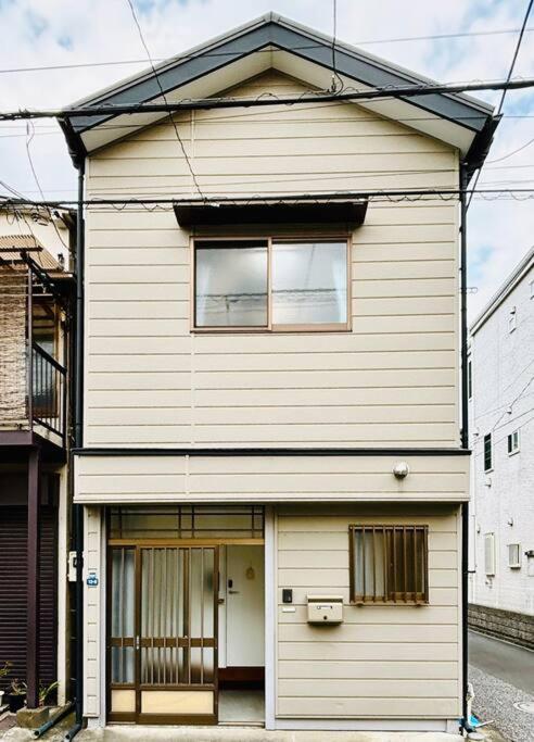 Holiday Akabane House - A Traditional Japanese House in Tokyo, with Direct Access to Shinjuku & Shibuya