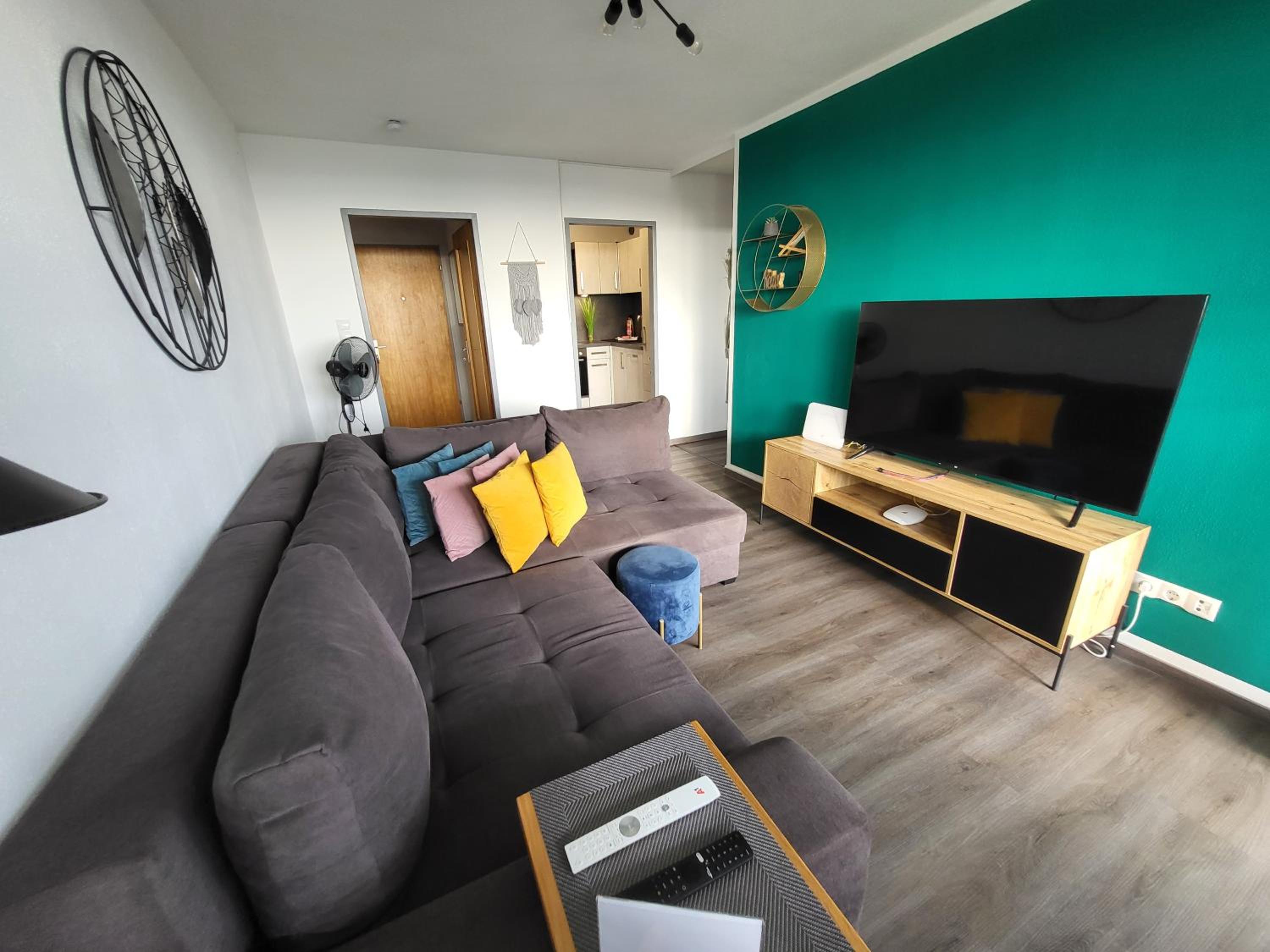 Apartment mit Terassee & Aussicht auf See und Berge