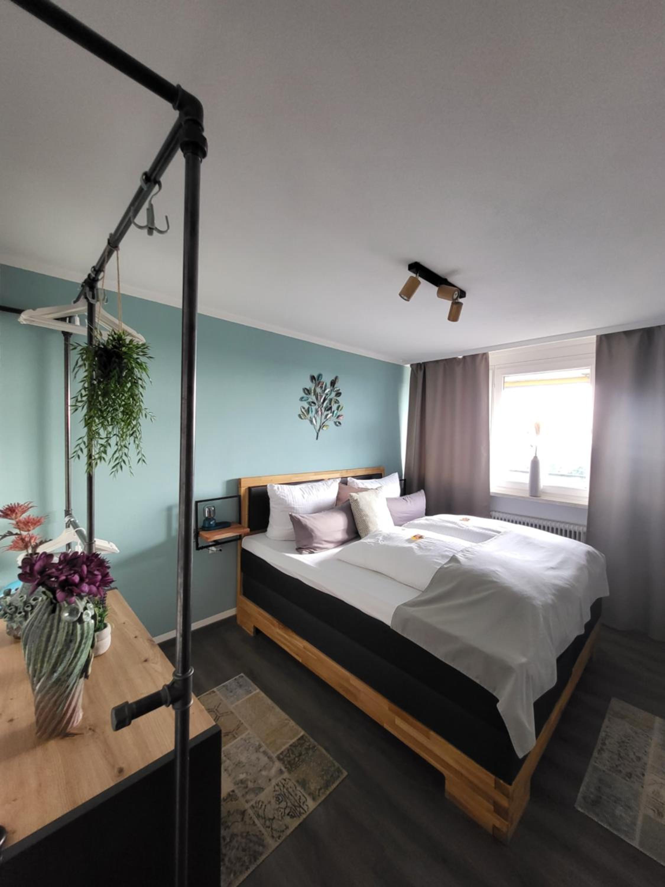 Apartment mit Terassee & Aussicht auf See und Berge