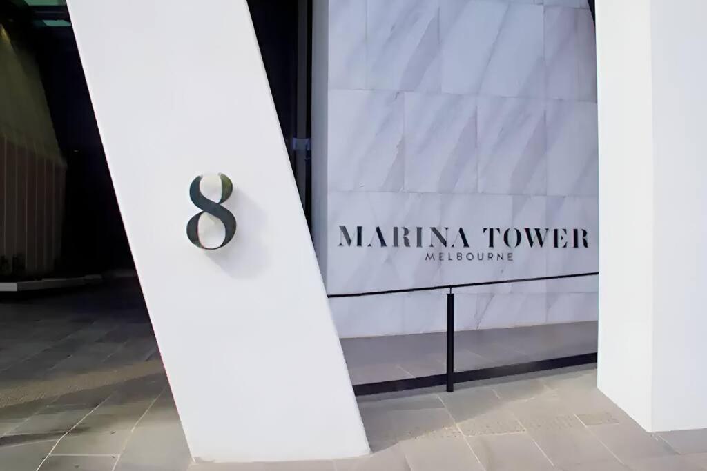 Mt1012 - 1 BR Docklands Delight, Stunning Apartment